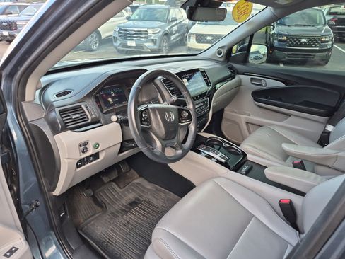 Used 2022 Honda Pilot Touring image 12