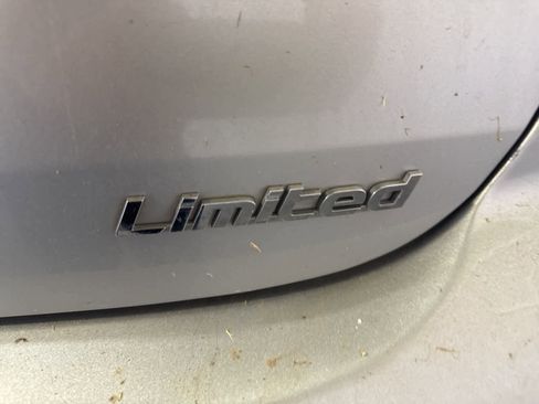 Used 2020 Hyundai Elantra Limited image 14