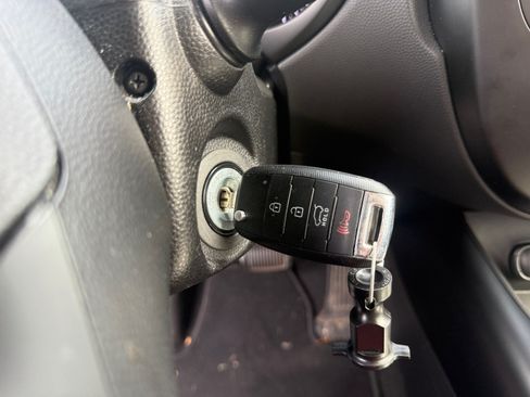 Used 2016 Kia Soul + FWD image 28