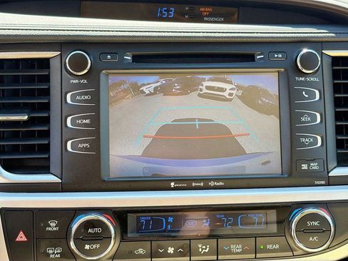 Used 2019 Toyota Highlander XLE image 35