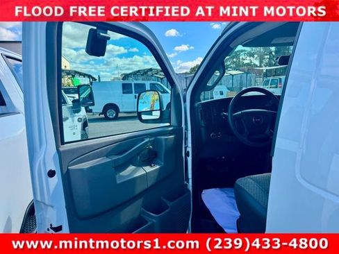 Used 2023 GMC Savana 2500 image 4