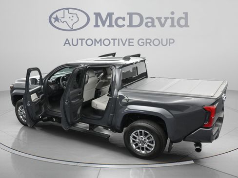 Used 2025 Toyota Tacoma Limited AWD/4WD image 45