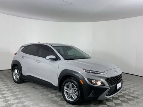 Used 2023 Hyundai Kona SE FWD image 3