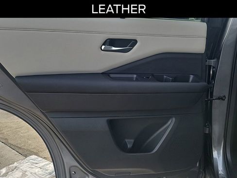 Used 2023 Nissan Pathfinder SL w/ Lighting Package (N92) image 13