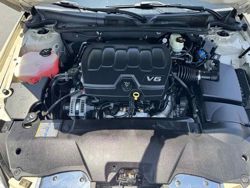 Used 2011 Buick Lucerne CXL FWD image 23