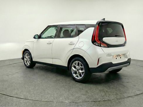 Used 2025 Kia Soul LX w/ LX Technology Package image 6