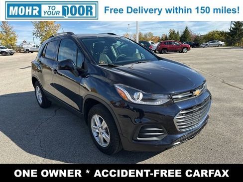 Used 2022 Chevrolet Trax LT w/ LT Convenience Package image 3