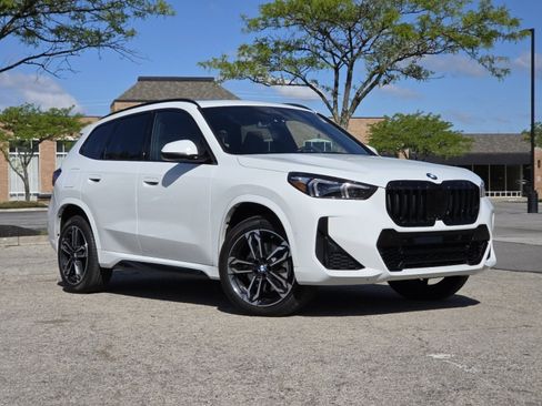 Used 2025 BMW X1 xDrive28i w/ Premium Package AWD/4WD image 2