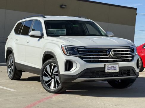 New 2026 Volkswagen Atlas SE image 2