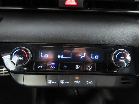 Used 2025 Hyundai Elantra Sport FWD image 20