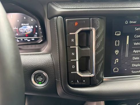 Used 2024 GMC Yukon XL Denali AWD/4WD image 20