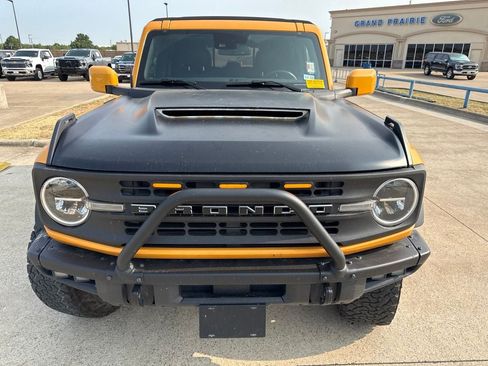Used 2022 Ford Bronco Black Diamond w/ Sasquatch Package AWD/4WD image 2
