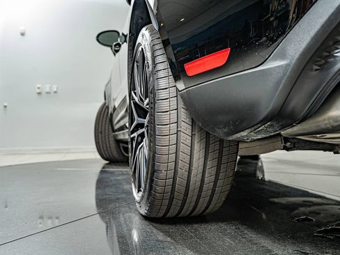 Certified 2026 Porsche Macan AWD/4WD image 48