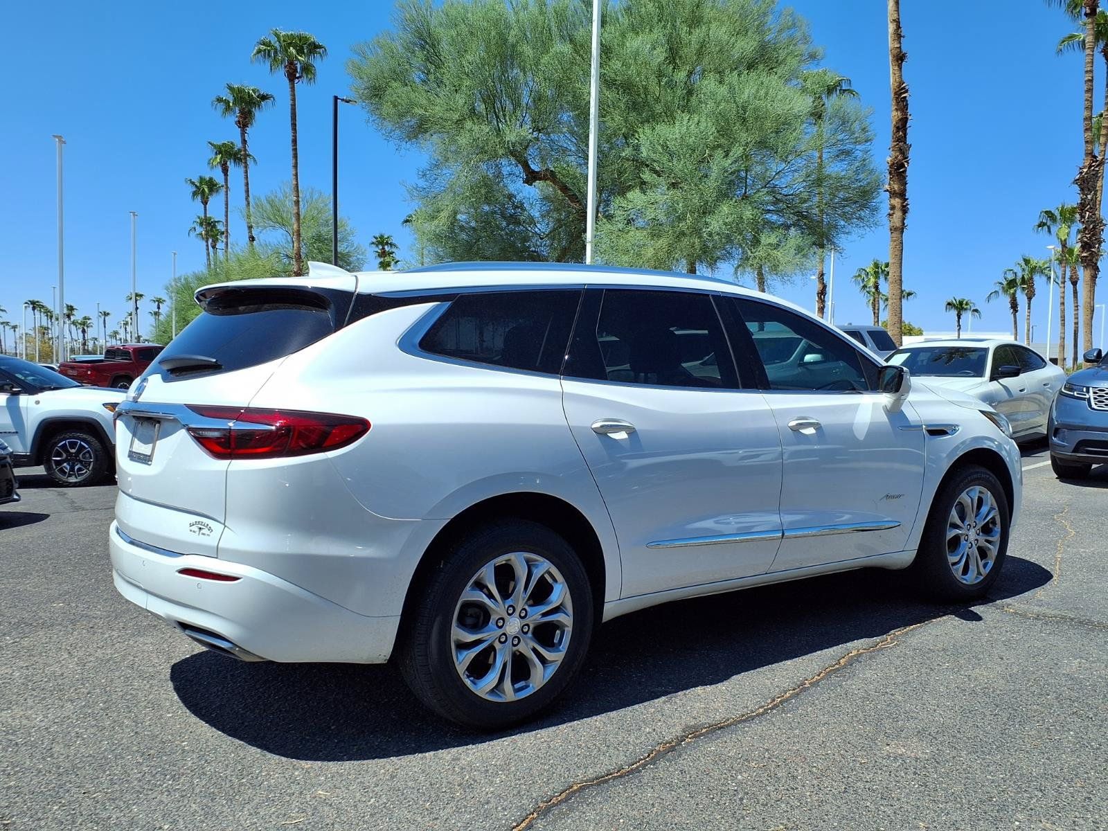Used 2021 Buick Enclave Avenir w/ Avenir Technology Package FWD image 5