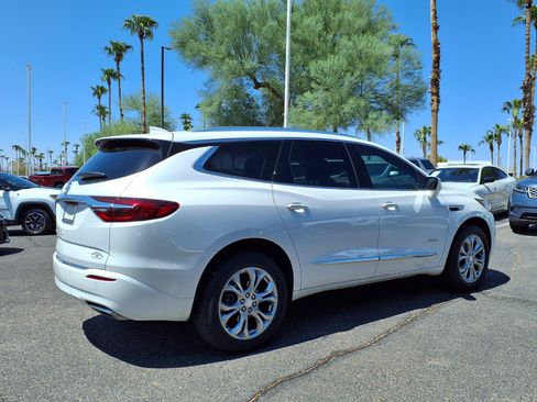 Used 2021 Buick Enclave Avenir w/ Avenir Technology Package FWD image 5