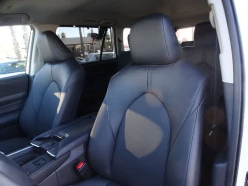 Used 2024 Toyota Grand Highlander XLE image 19
