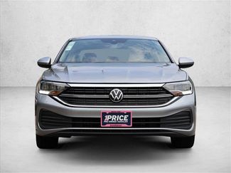 Used 2024 Volkswagen Jetta SE FWD video 2