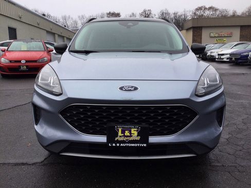 Used 2022 Ford Escape SE w/ Convenience Package image 2