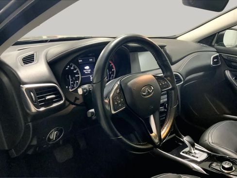 Used 2017 INFINITI QX30 w/ Cargo Package FWD image 17