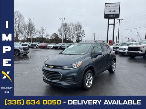 Used 2021 Chevrolet Trax LT image 1