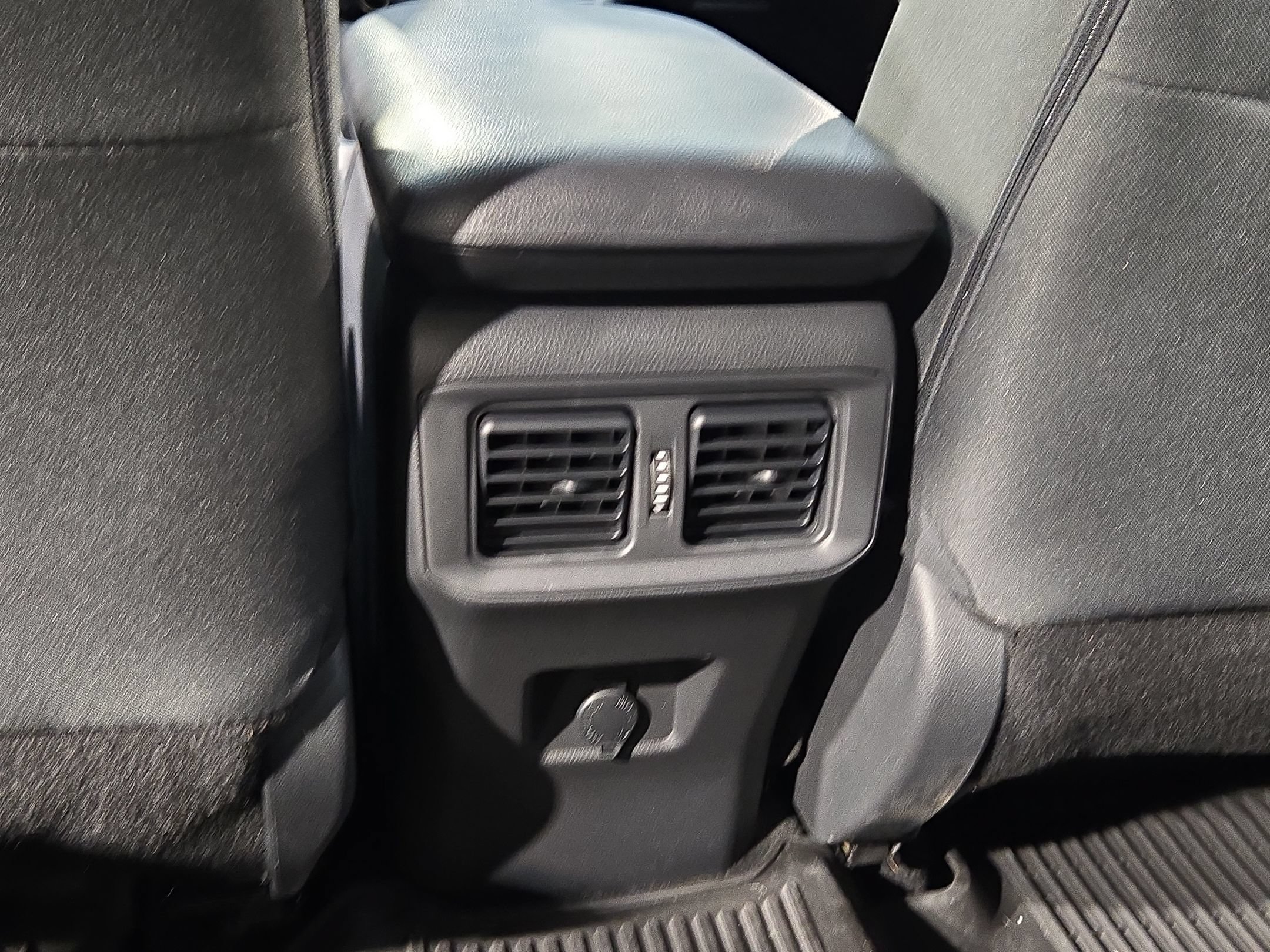 Used 2023 Toyota RAV4 LE AWD/4WD image 35