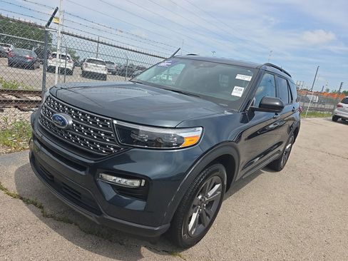 Used 2023 Ford Explorer XLT w/ Equipment Group 202A AWD/4WD image 5