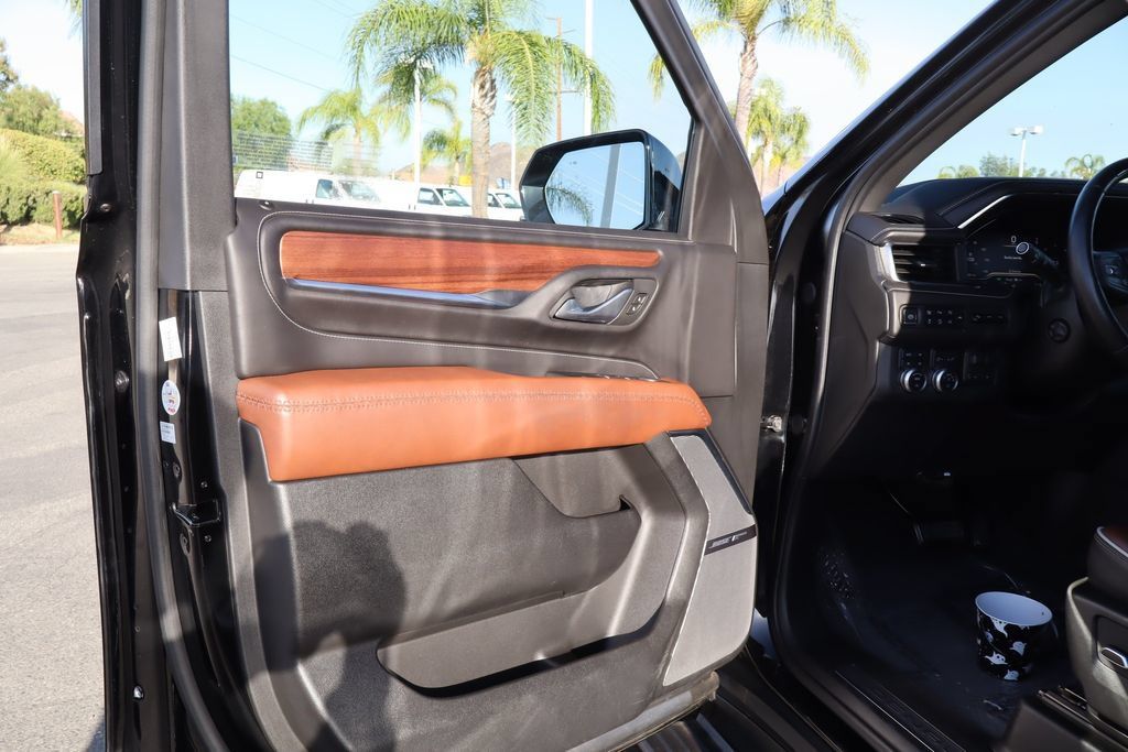 Used 2024 GMC Yukon XL Denali Ultimate AWD/4WD image 19
