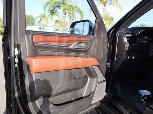 Used 2024 GMC Yukon XL Denali Ultimate AWD/4WD image 19