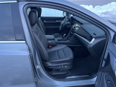 Used 2025 Cadillac XT5 Premium Luxury image 17