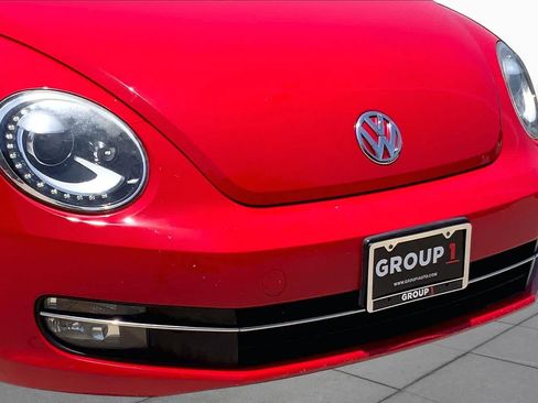 Used 2012 Volkswagen Beetle 2.0T FWD image 25