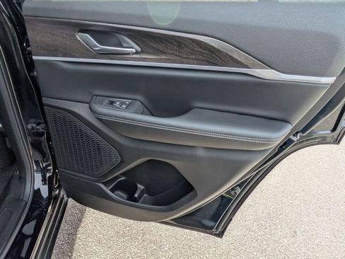 New 2026 Jeep Grand Cherokee Altitude RWD image 29