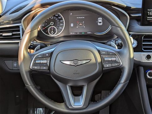 Used 2025 Genesis G70 2.5T image 20