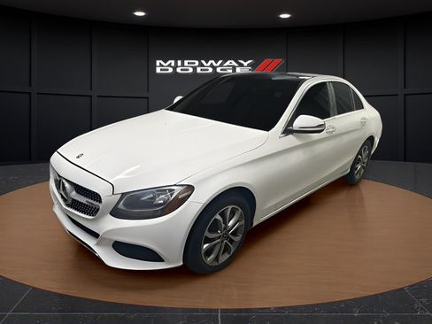 Used 2018 Mercedes-Benz C 300 4MATIC Sedan image 2