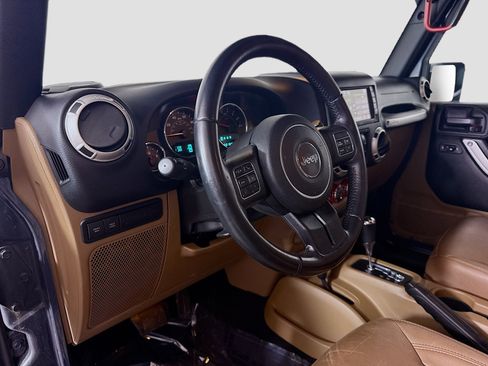 Used 2017 Jeep Wrangler Unlimited Rubicon w/ Dual Top Group image 21