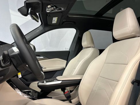 Used 2025 BMW X1 xDrive28i w/ Convenience Package image 5