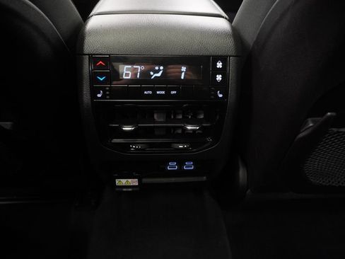 Certified 2025 Jeep Grand Cherokee L Limited w/ Luxury Tech Group II image 30