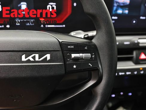 Used 2025 Kia K4 FWD image 15