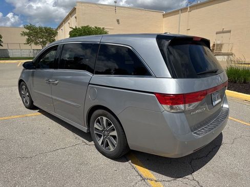 Used 2016 Honda Odyssey Touring Elite image 2