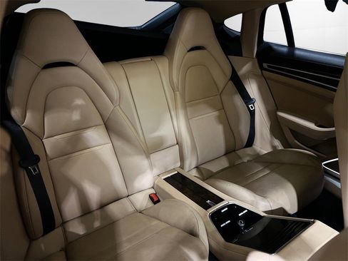 Used 2020 Porsche Panamera 4S image 20