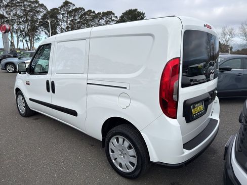 Used 2021 RAM ProMaster City Tradesman SLT image 4