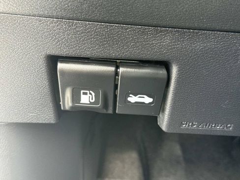 Certified 2023 Nissan Kicks SR w/ SR Premium Package FWD image 39