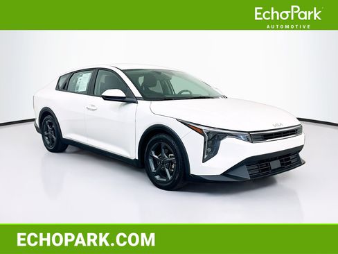 Used 2025 Kia K4 FWD image 1