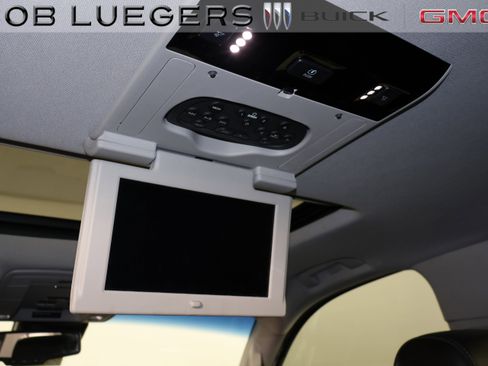 Used 2018 GMC Yukon Denali w/ Open Road Package image 12