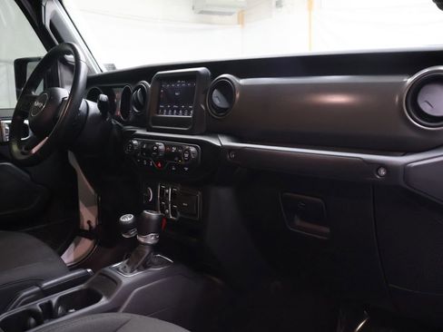 Used 2022 Jeep Gladiator Sport AWD/4WD image 11