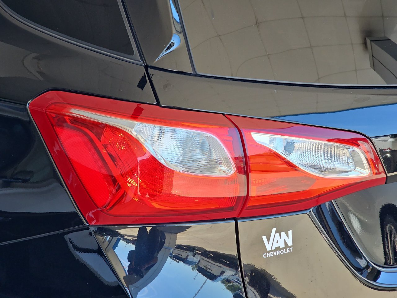 Used 2020 Chevrolet Equinox LT FWD image 38