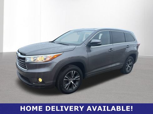Used 2016 Toyota Highlander XLE image 3