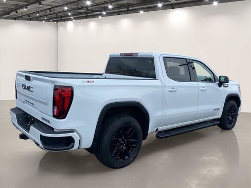 Used 2022 GMC Sierra 1500 Elevation w/ LPO, Elevation Black Package AWD/4WD image 7