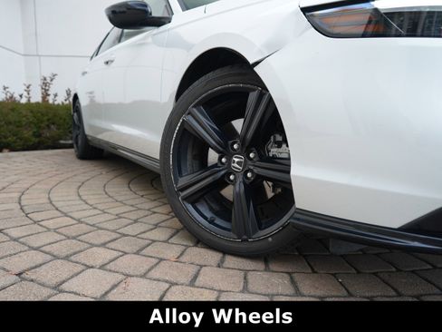 Used 2023 Honda Accord Sport image 17