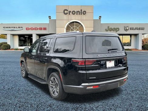 Used 2022 Jeep Wagoneer Series III w/ Rear Seat Video Group 1 image 5