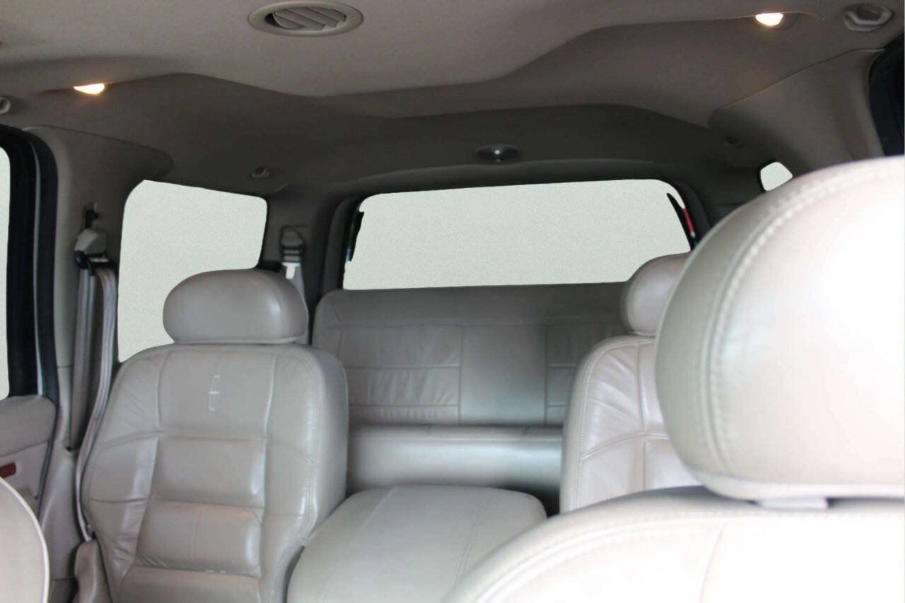Used 2001 Lincoln Navigator 4WD image 9
